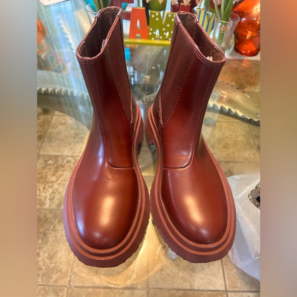 Camper Women's Ankle Boots in Burgundy - Picture 2 of 4
